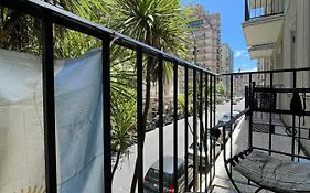 Rincon Billinghurst en MDQ, departamento a 150 ms del mar, 2 dormitorios, capacidad 7 personas, solo familias, con balcon y patio, en Lamadrid 2238 Mar del Plata